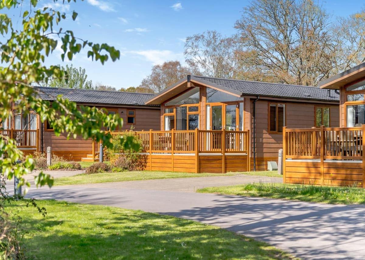Wareham Forest Lodge Retreat Lytchett Minster Exterior foto